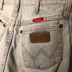 LIGHT WASH VINTAGE WRANGLERS SIZE 5